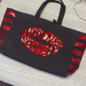 Victoria’s Secret new big shoulder tote
